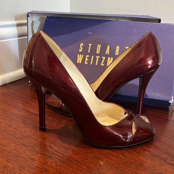 Stuart Weitzman maroon patent leather heels - Picture 7 of 8